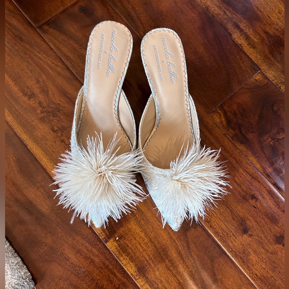 New Antonio Melani x Nicola Bathie Ostrich Feathers Pom mule LAST PRICE DROP